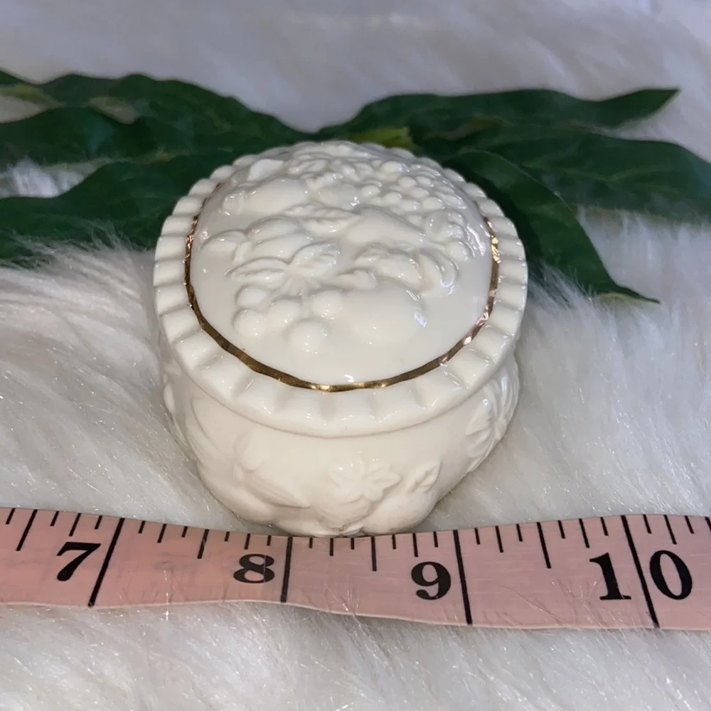 Vintage 1998 Lenox Fruits Of Life Handcrafted Porcelain Ceramic Trinket Box